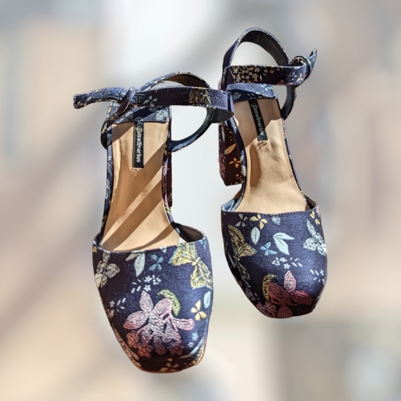 Stradivarius Floral Y2K Platform Chunk Heel - Picture 2 of 4